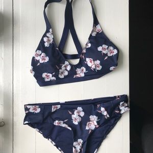 Patagonia reversible bikini size small like new!